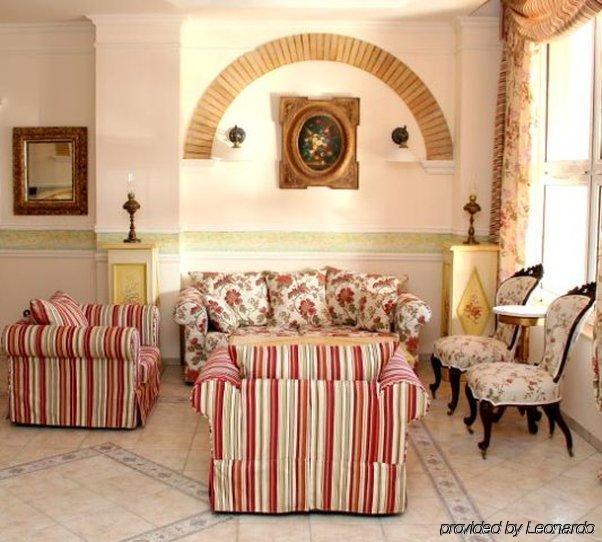 Casa De La Rosa 3*